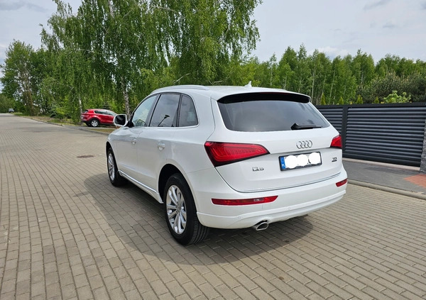 Audi Q5 cena 89900 przebieg: 159900, rok produkcji 2015 z Pakość małe 407